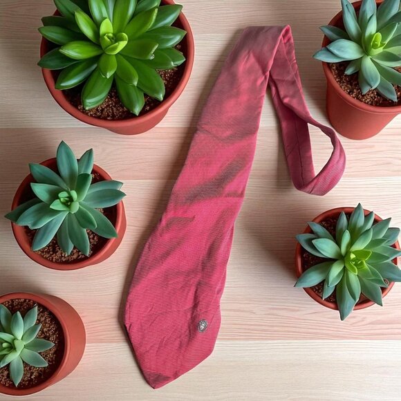 GIANNI VERSACE Men's Vintage Red Silk Tie - Picture 1 of 6